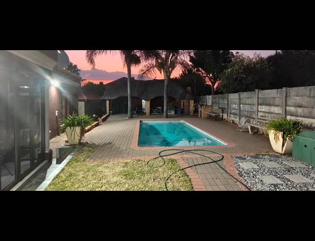4 BEDROOM HOUSE FOR SALE IN THE REEDS